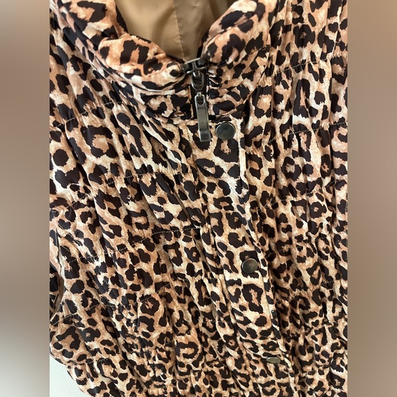 SOLD - Animal Print Vest - Picture 4 of 8